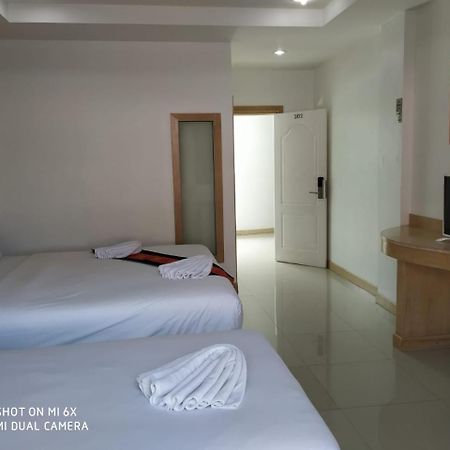 Red Sapphire Hotel Patong Ngoại thất bức ảnh