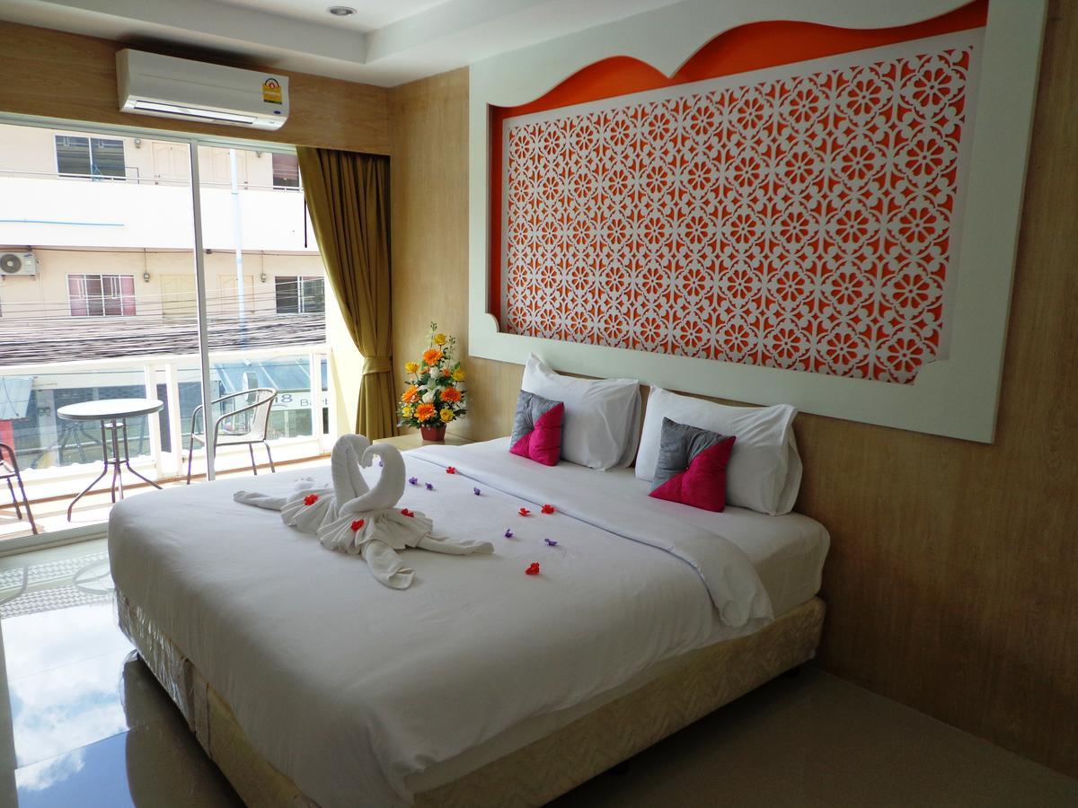 Red Sapphire Hotel Patong Ngoại thất bức ảnh