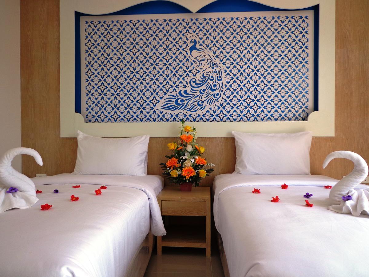 Red Sapphire Hotel Patong Ngoại thất bức ảnh