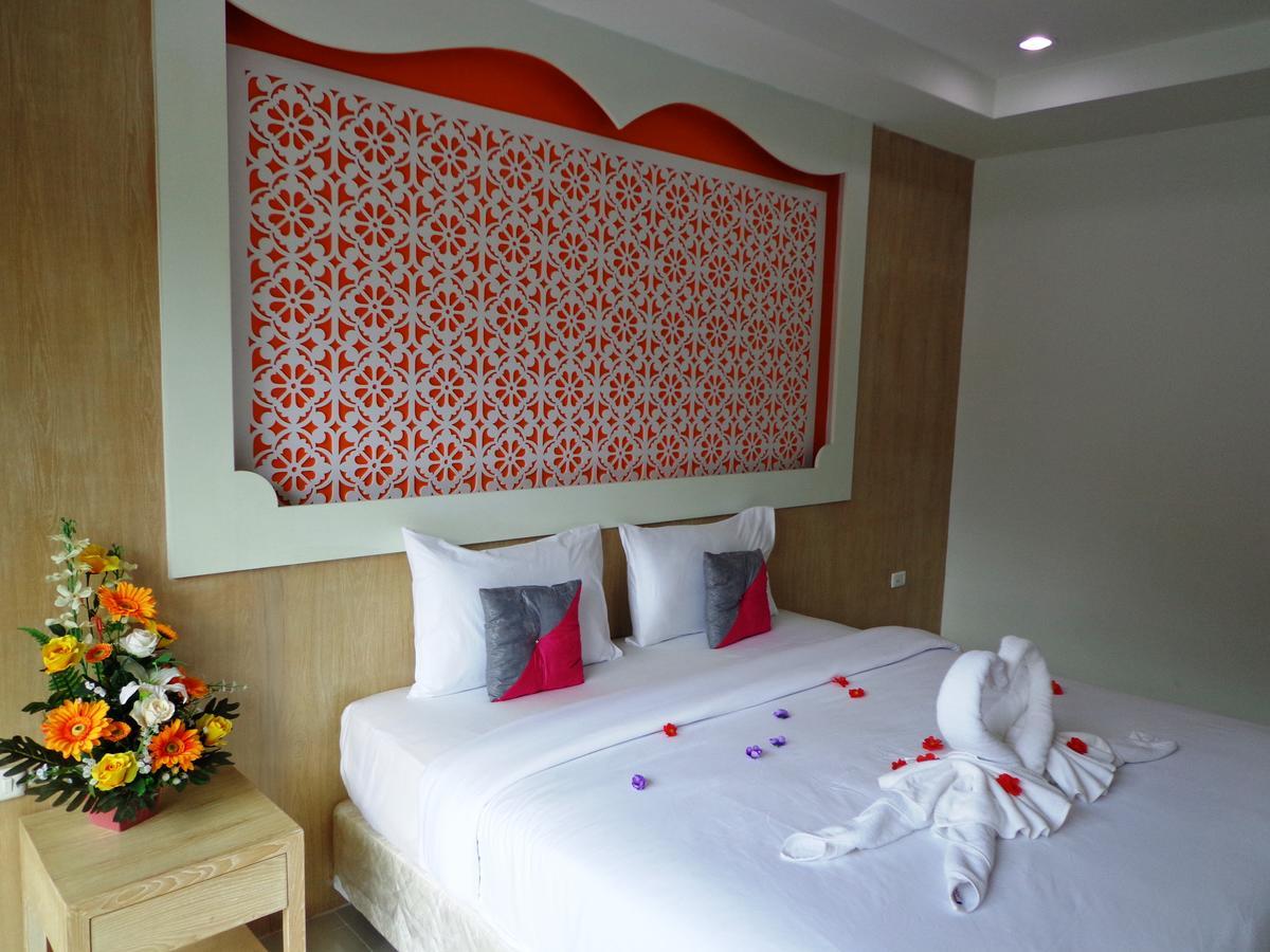 Red Sapphire Hotel Patong Ngoại thất bức ảnh